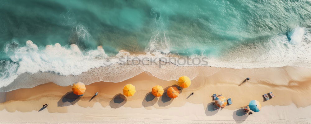 Similar – Foto Bild Luftballonaufnahme von Menschen, die Spaß und Entspannung am Costinesti-Strand in Rumänien am Schwarzen Meer haben.