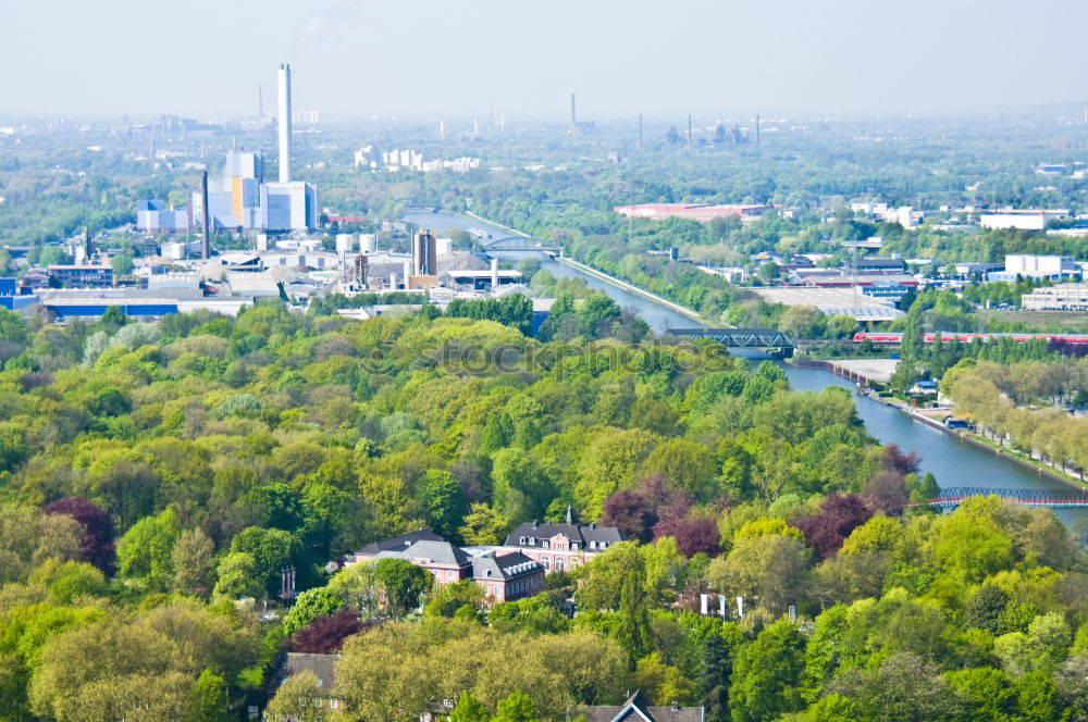 Similar – Ausblick auf Berlins Verkehrsstraße