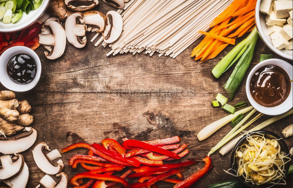 Similar – Wok Topf mit vegetarischen Zutaten. Asiatische Küche