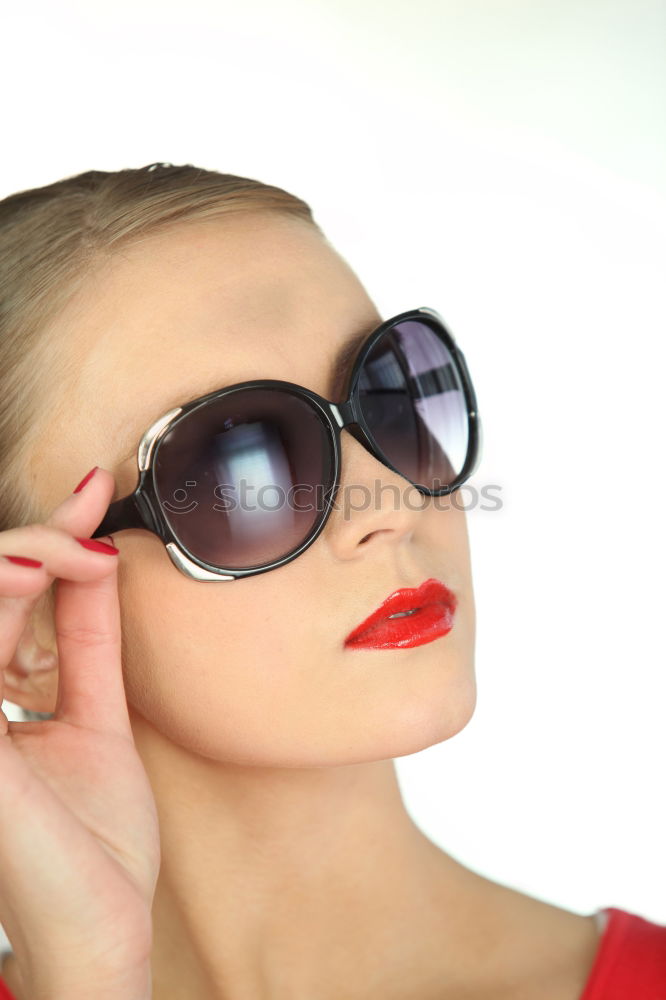 Woman with sunglasses