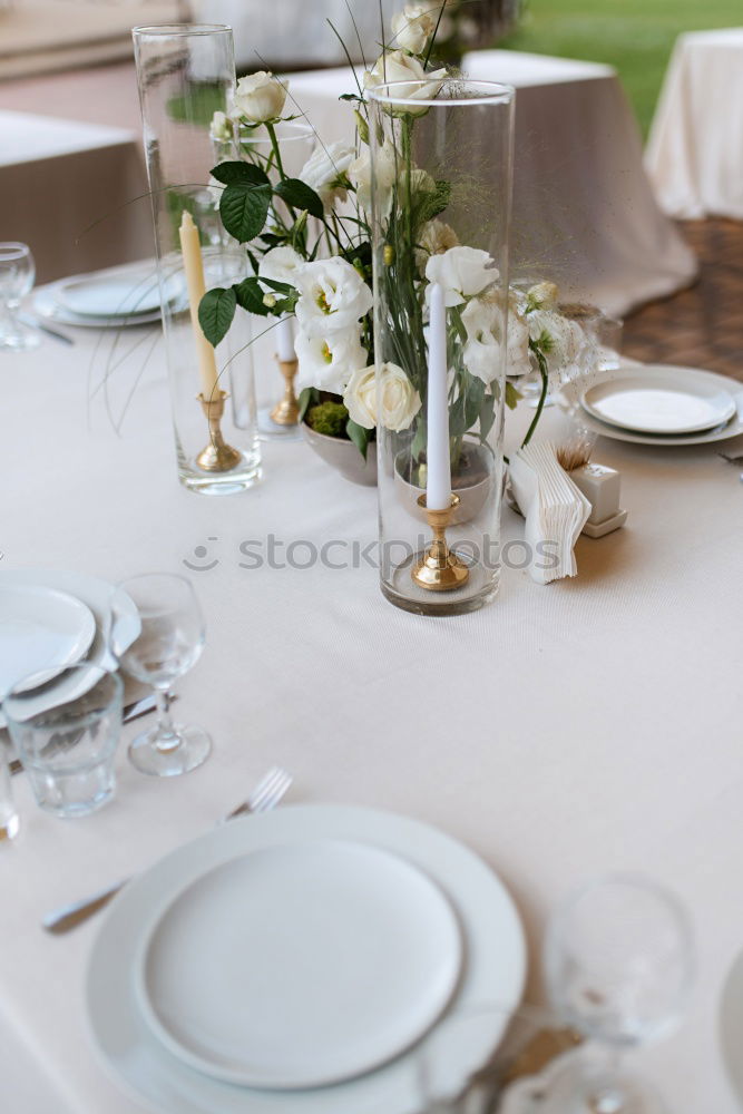 Gedeckter Tisch in einem schicken Restaurant