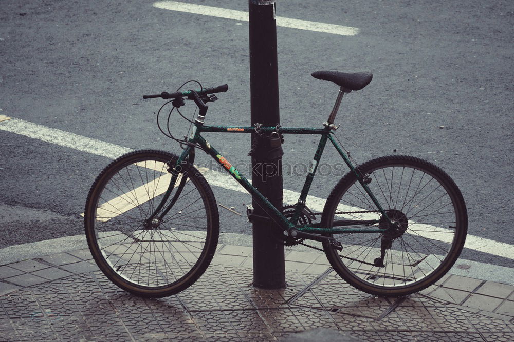 Similar – Vintage Rennrad vor neutralem, dunklen Hintergrund