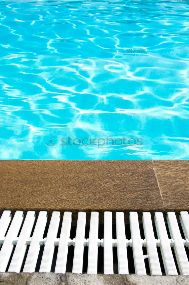 Similar – in the pool right next to it.