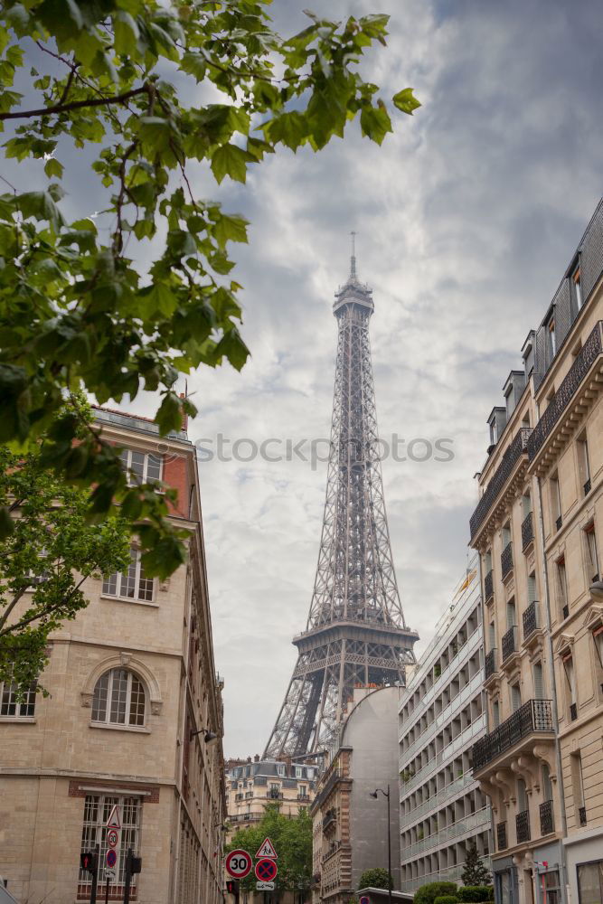 Similar – Foto Bild Eiffelturm im Alltag II