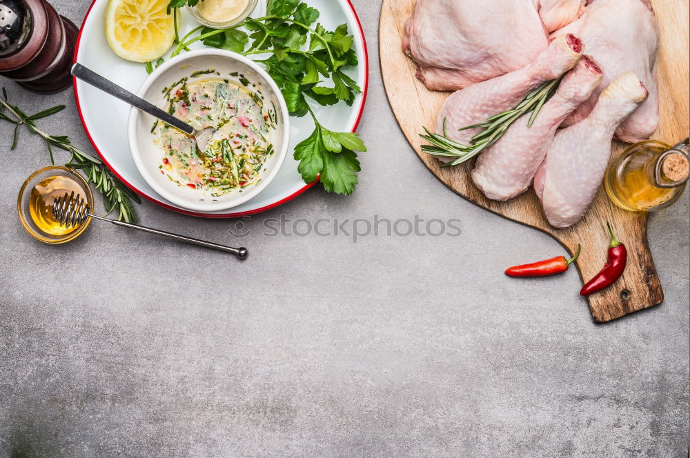 Chicken thigh with olive oil, honey, herbs and lemon