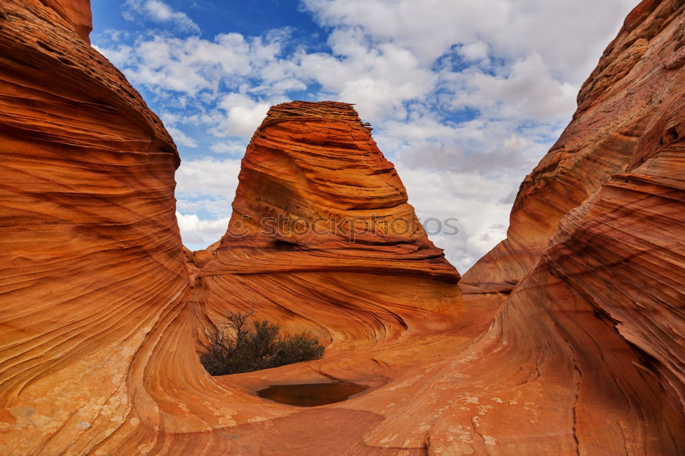 Landscape photograph of Monument Valley