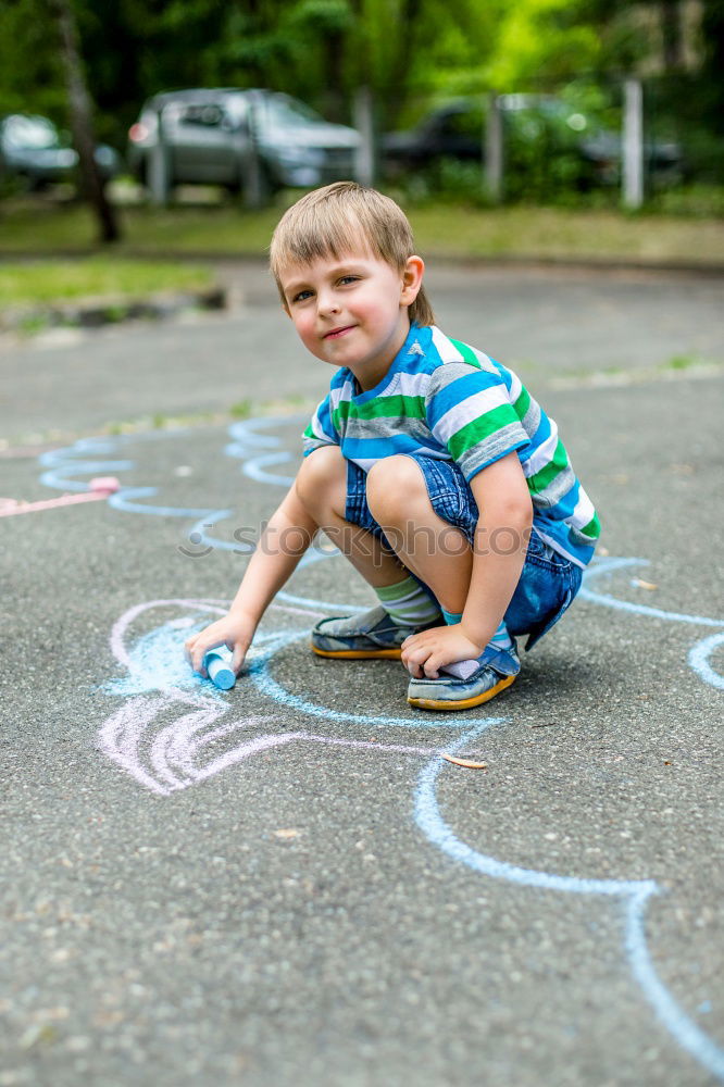 Sand spielen Junge Kind