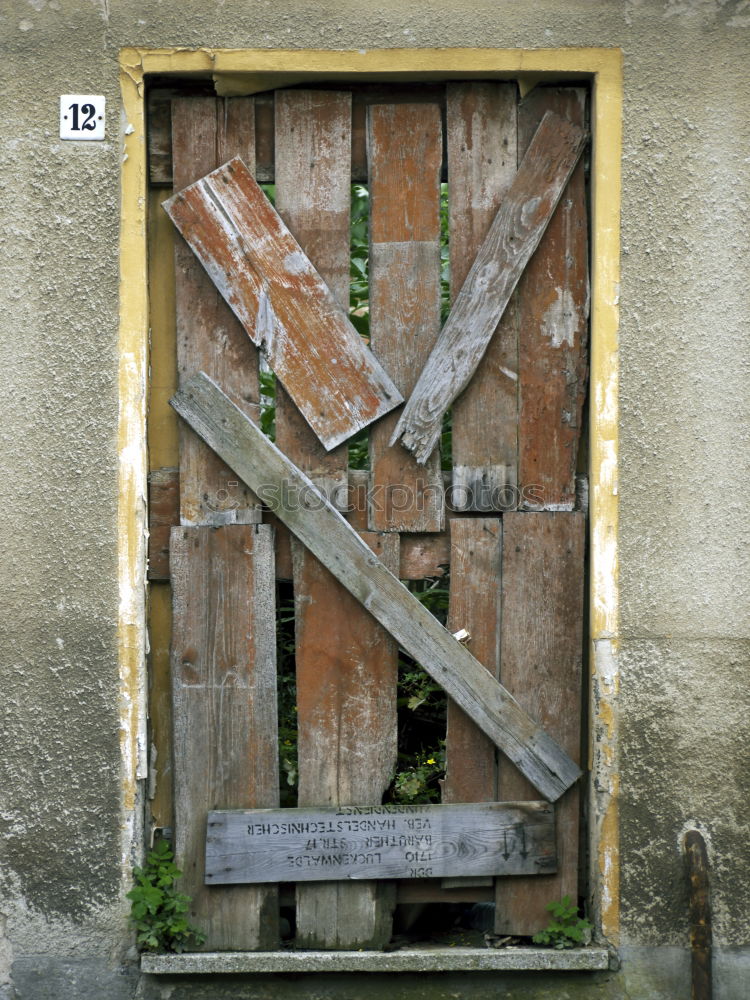 Closed. Earth Gate Door