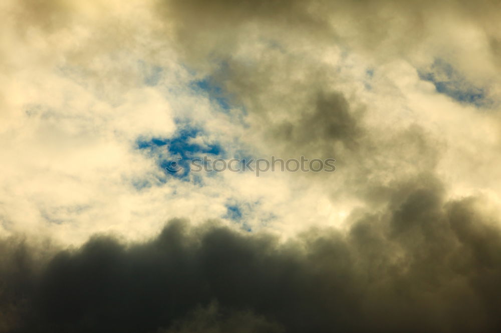 Similar – VERFOLGUNG Flugzeug Wolken