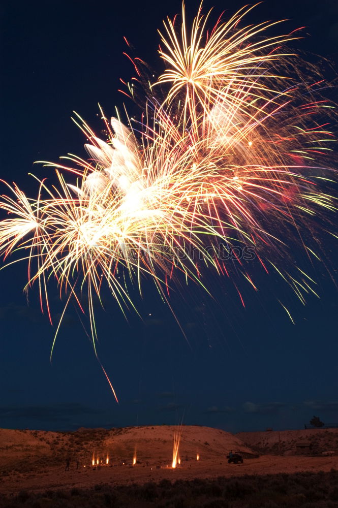 Similar – Foto Bild Menschenmenge beim Zuschauen von Feuerwerk