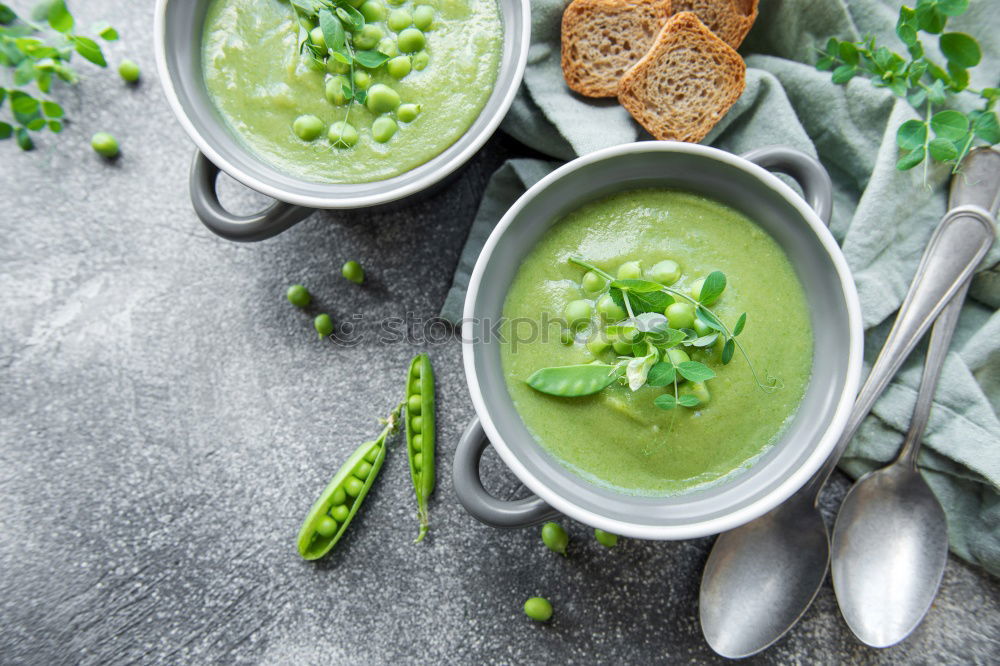 Fresh Green Pea and Mint Soup