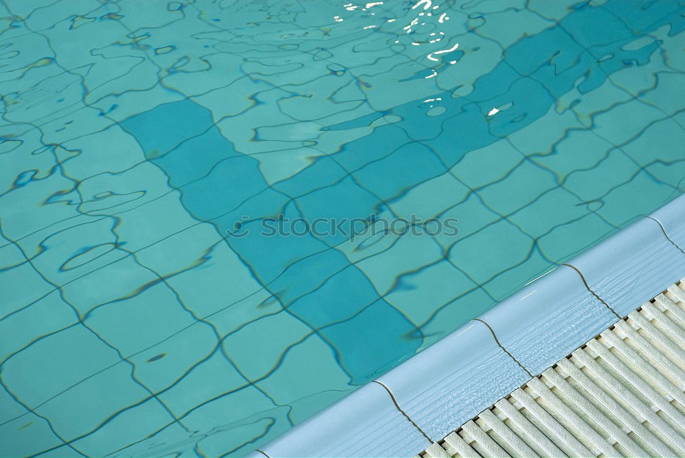 Foto Bild Badewasser Schwimmbad grün