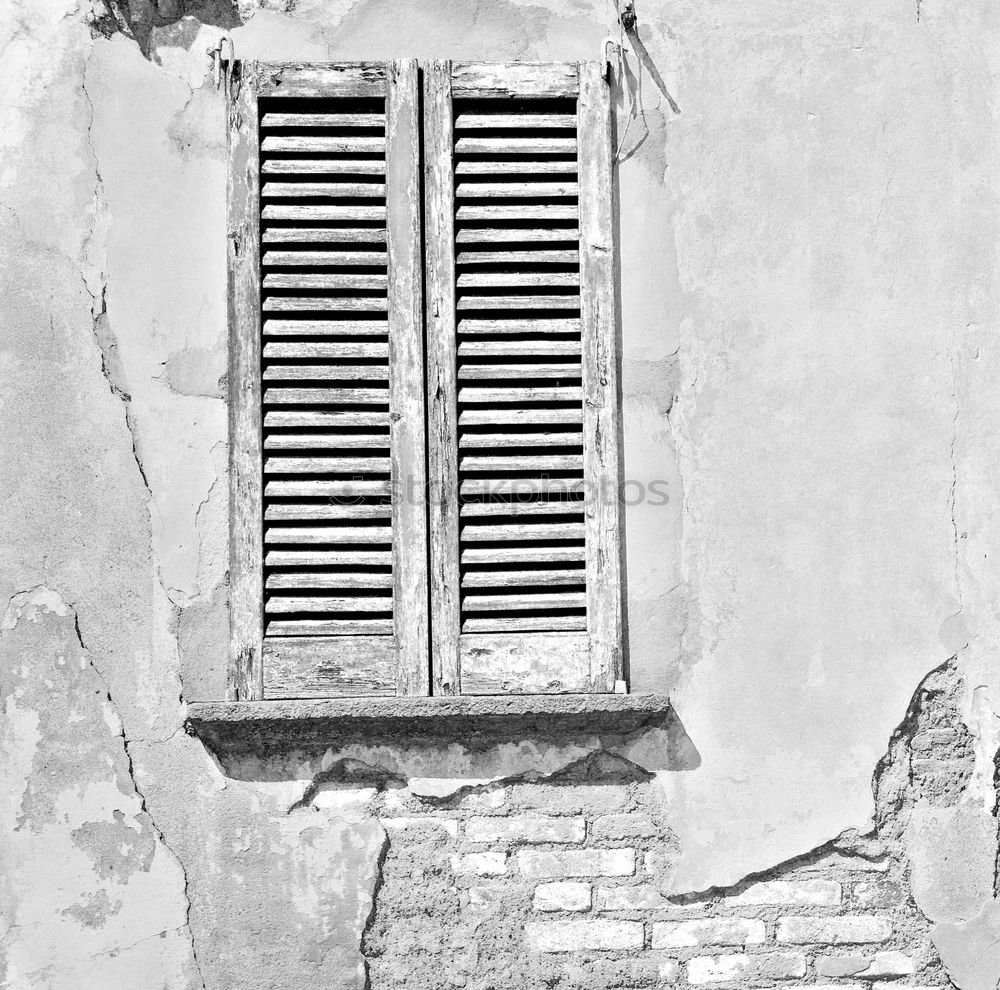 Foto Bild *600* / window Haus Ruine