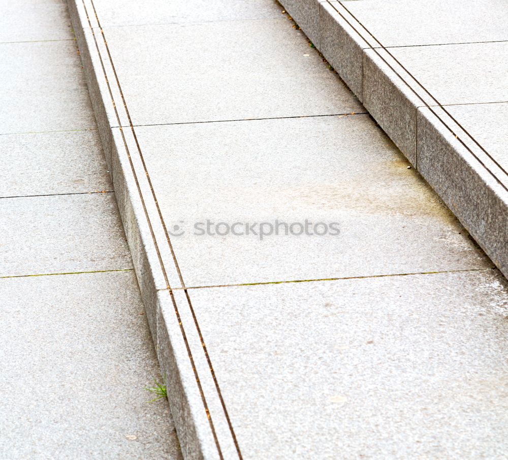 Clear line Wall (barrier)