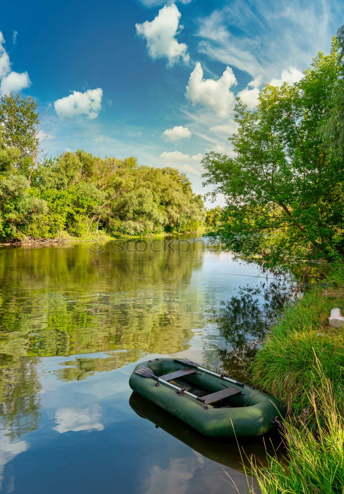 Similar – Foto Bild Ein Modellsegelboot segelt an einem Sommertag auf einem Weiher