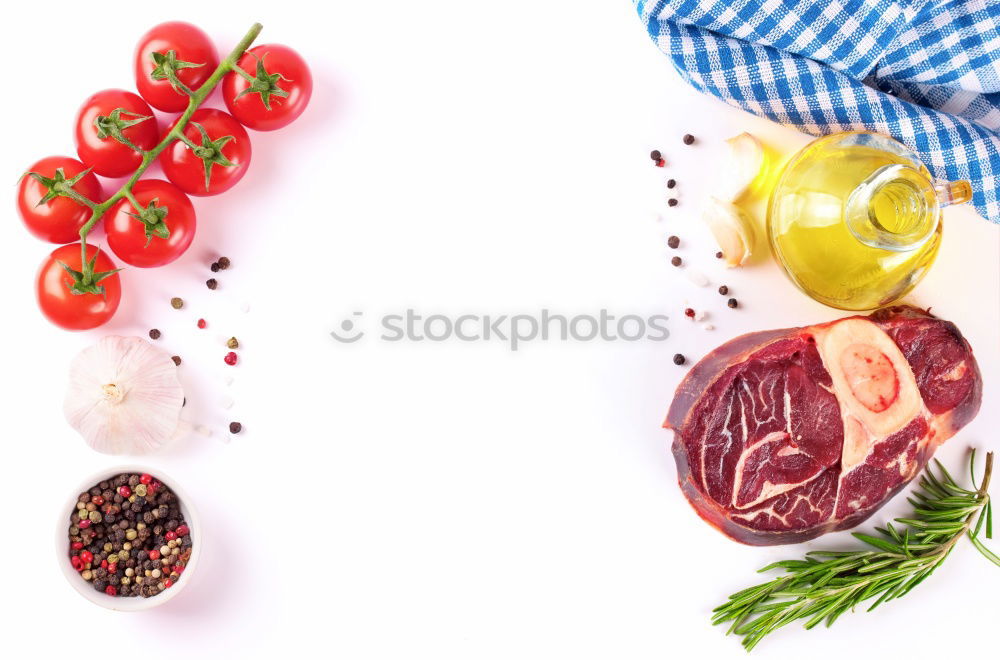 Similar – Foto Bild Schweinefilet mit Gewürzen und Lorbeerblatt in Löffel