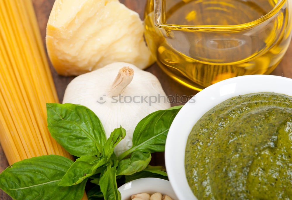 Bsilikum Pesto with spaghetti and tomatoes