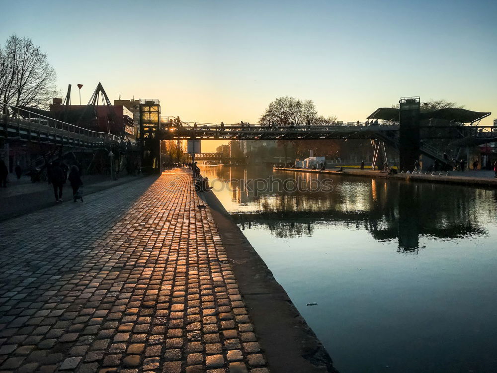 Similar – Strasbourg de nuit IV