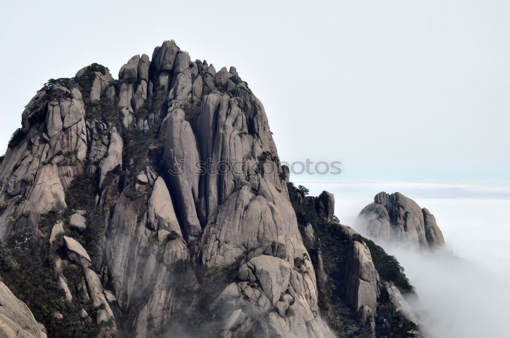 Landschaft der felsigen Berge