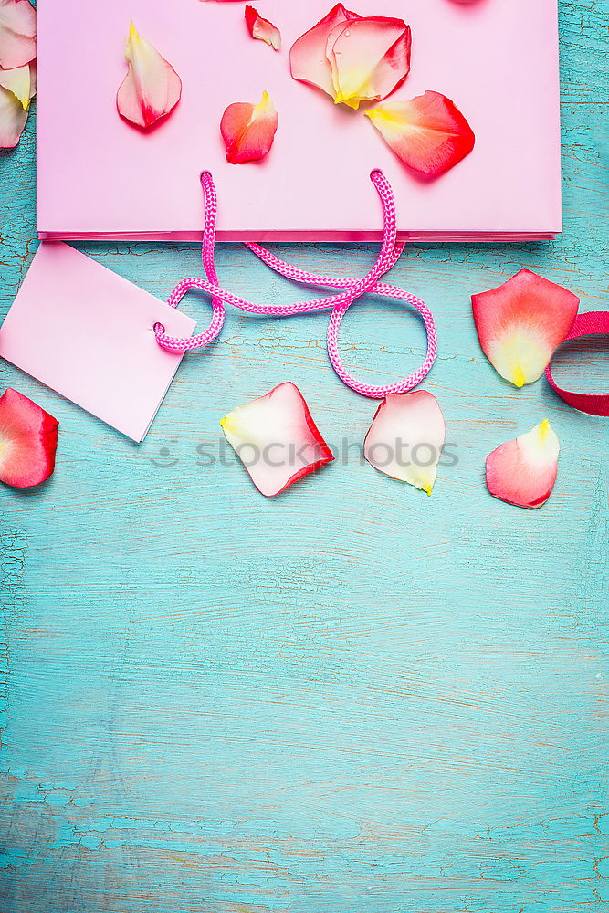 Shopping bag with flowers petals