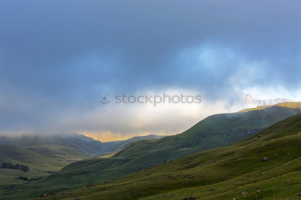 Light and cloud games on the mountain