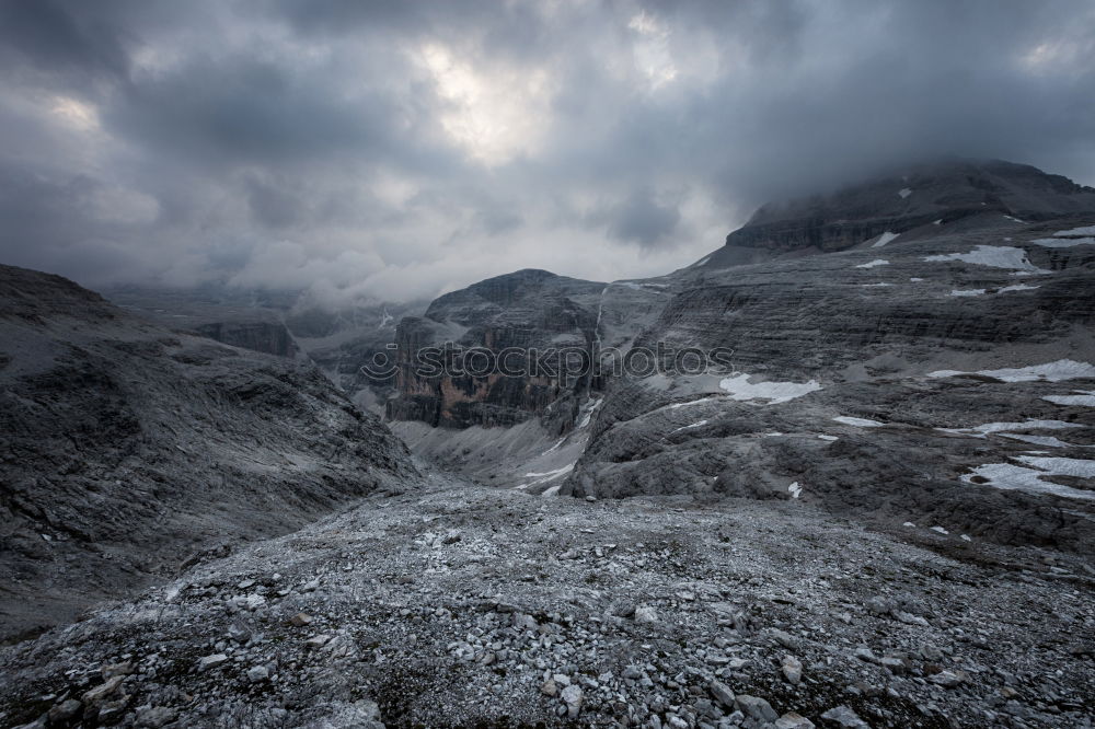 Similar – Mordor Urelemente Wolken