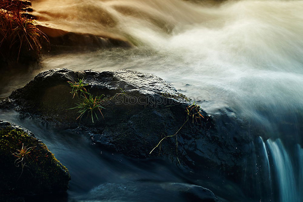 Similar – Sicht auf den Wasserfall