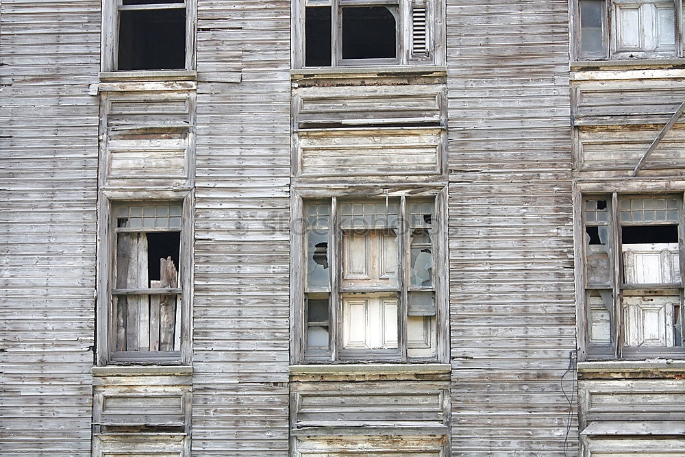 corner window Deserted