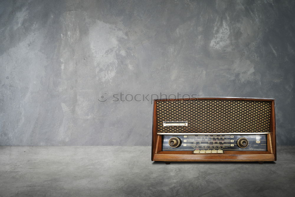 radio gaga Radio (device)