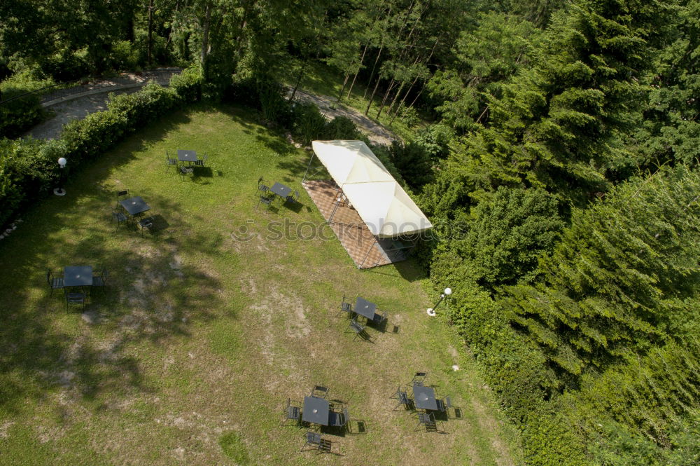 Foto Bild verlassener Picknick Platz