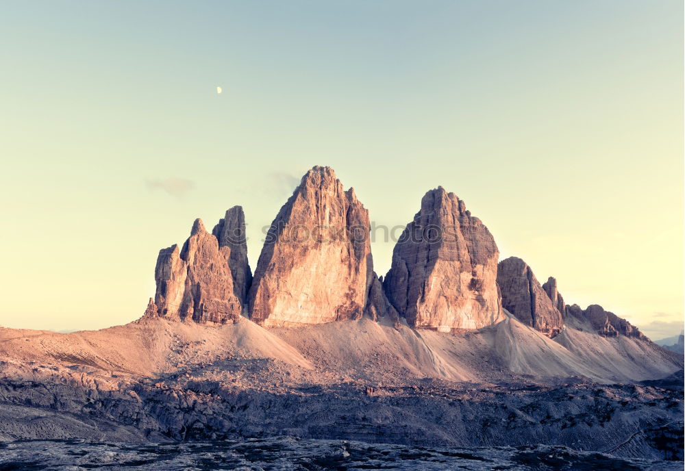 sunrise in the dolomites