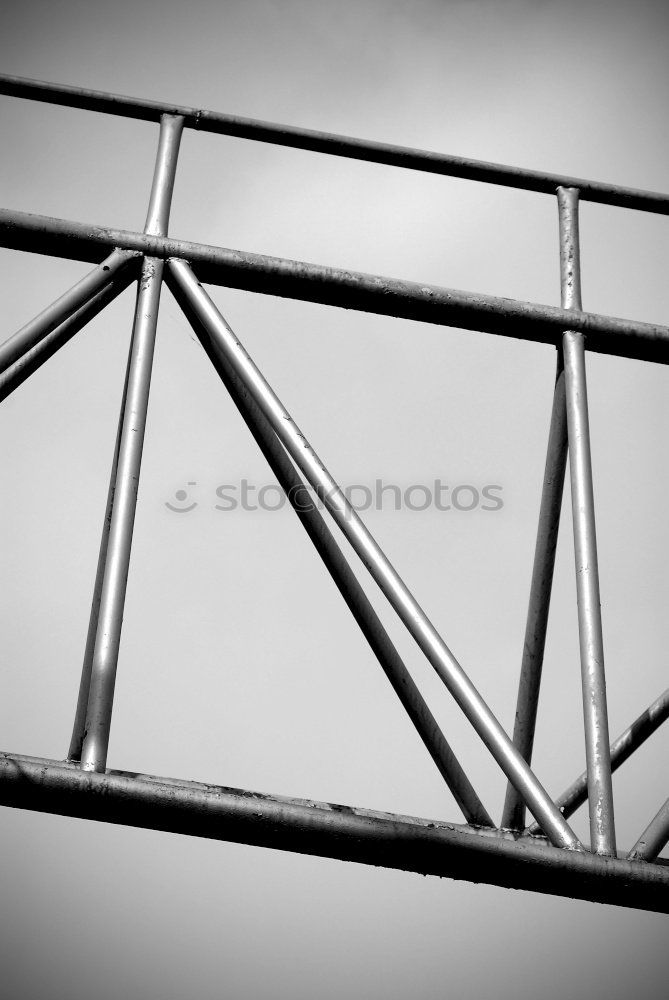 behind bars Rod Grating