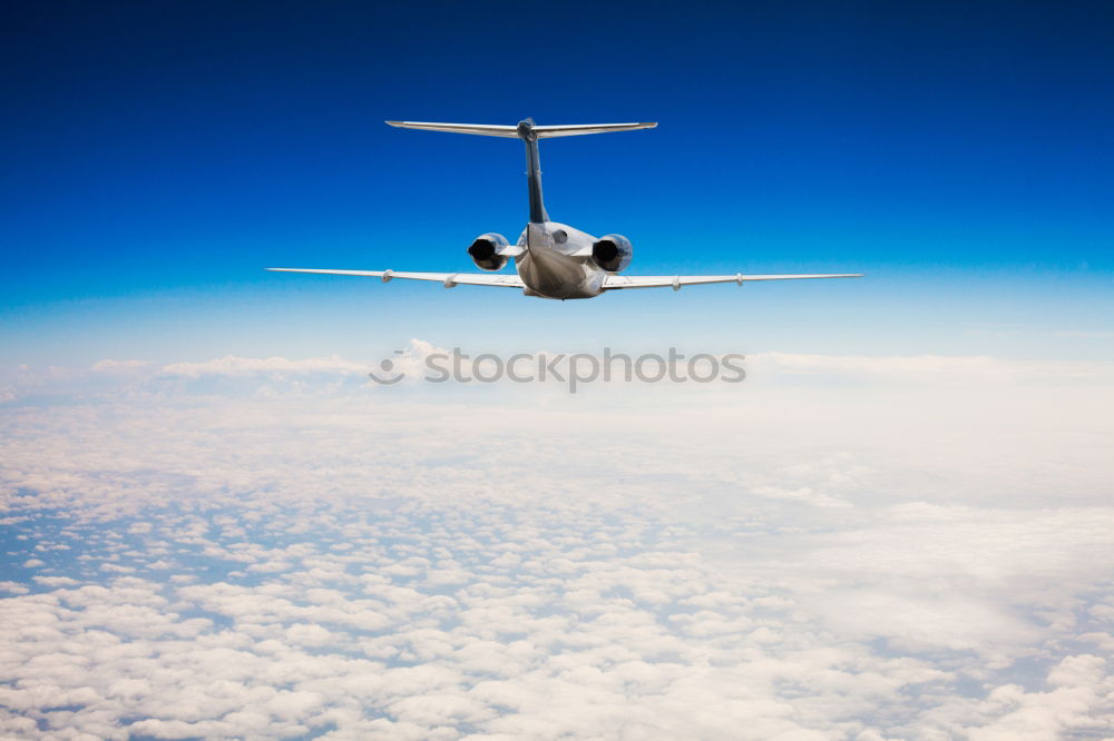 Similar – Landung Flugzeug Gleitflug