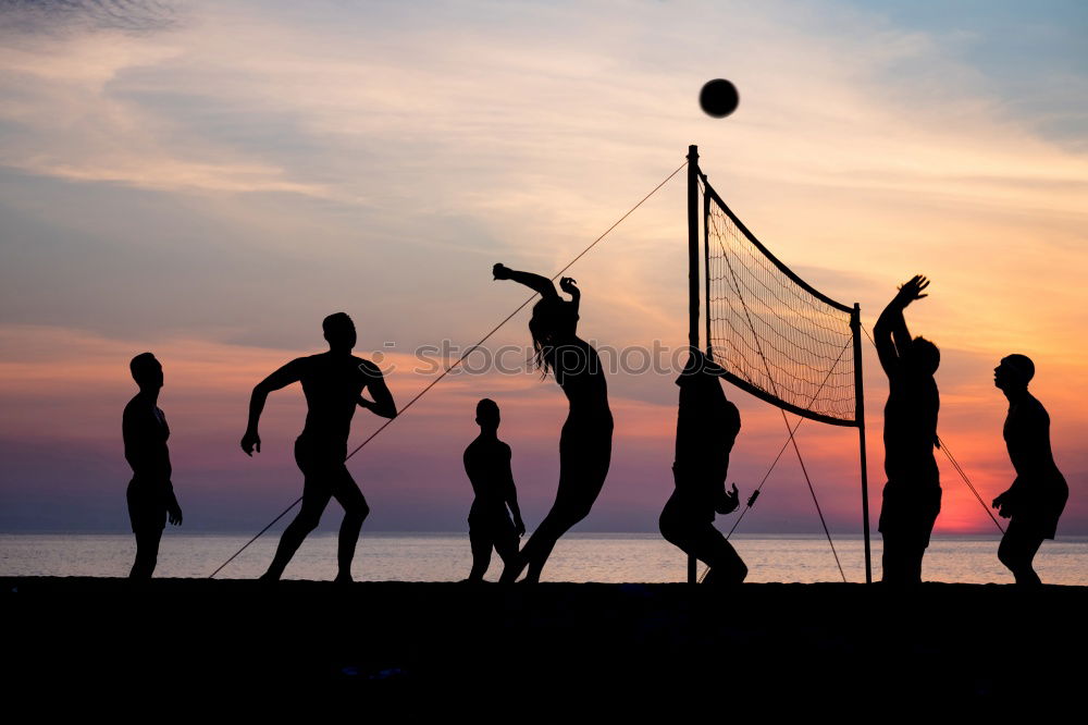 Foto Bild playing sunset couple friends