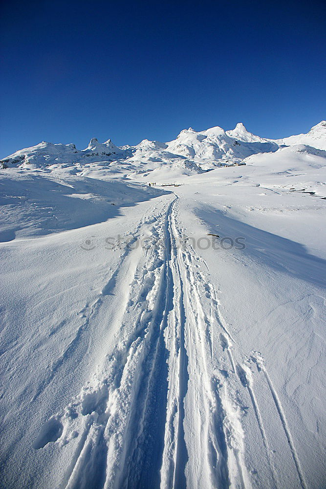 Similar – Ski-Schwung Skifahren