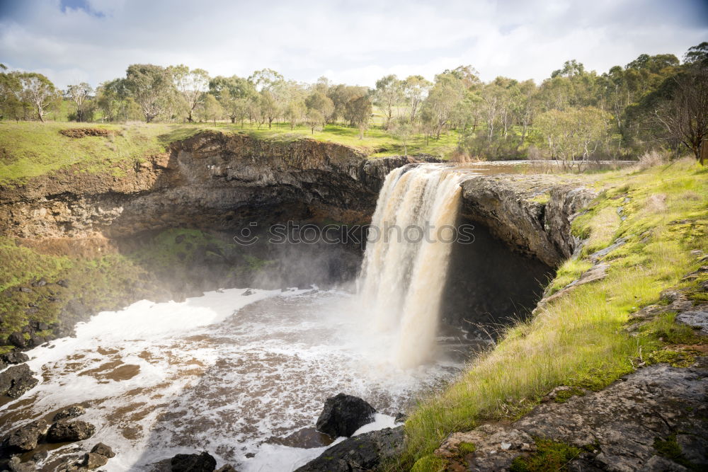 Similar – Foto Bild Wallaman Falls Ferne