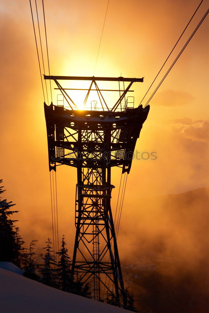 Silhouette of the cable rail