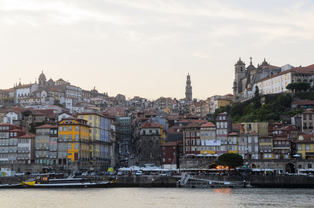 Similar – Luftaufnahme des Stadtzentrums von Porto am Abend, Portugal