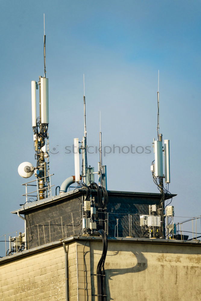 Similar – Hertzschmerz II Antenne