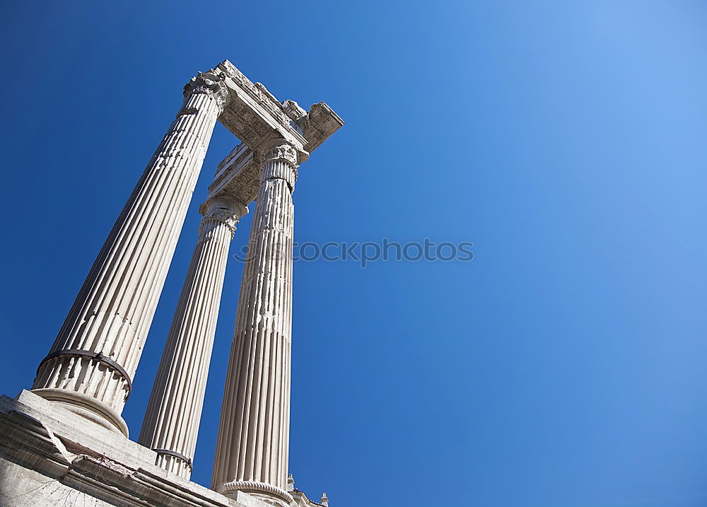 Foto Bild Pillars of the Sky Rom