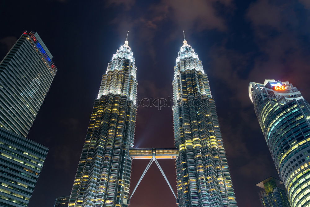 Petronas Towers at night (1)