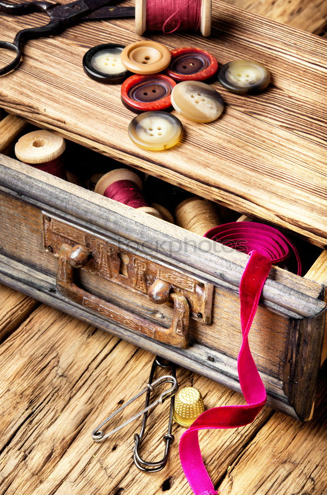 Thread spools and buttons