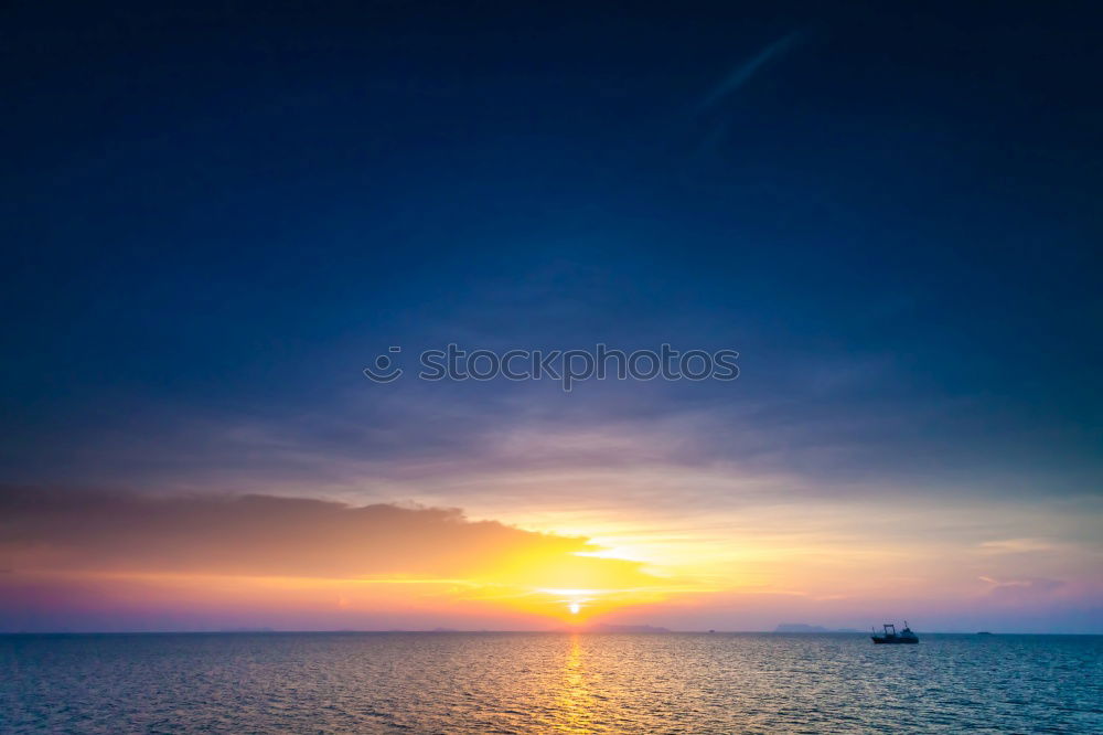 Similar – Foto Bild Sonnenuntergang am Strand II