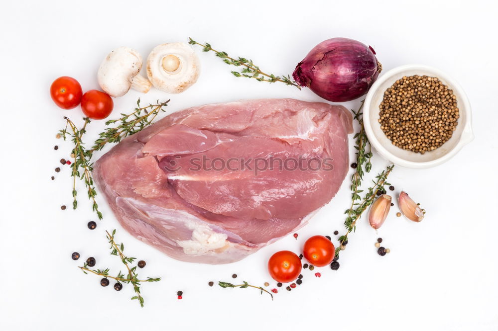 Similar – Foto Bild Schweinefilet mit Gewürzen und Lorbeerblatt in Löffel