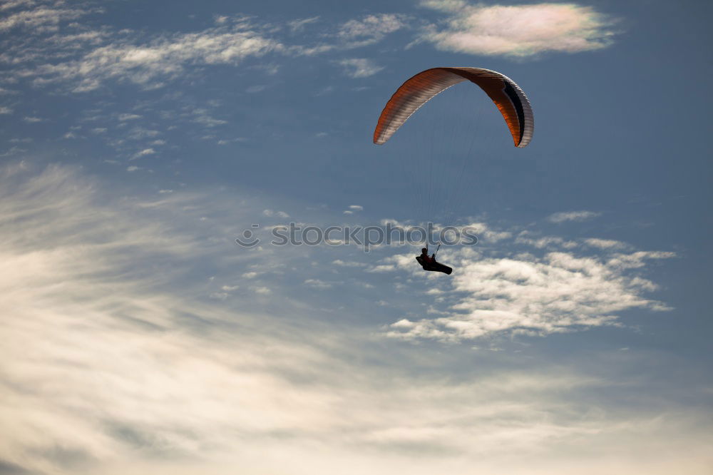 Similar – simply unbound Paraglider