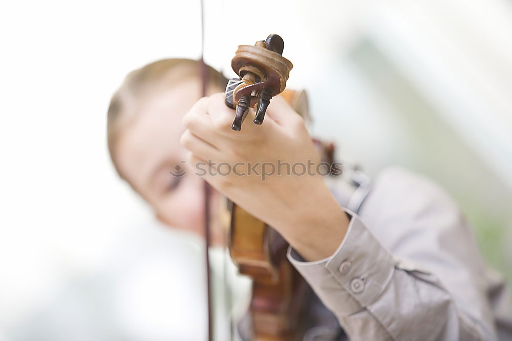 Foto Bild Die Musikerin Zopf Mädchen