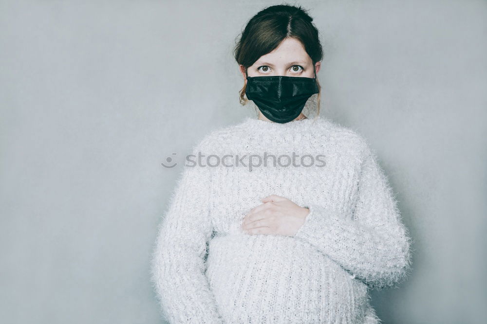 Similar – Kind mit medizinischer Maske für Coronavirus mit Sonnenbrille