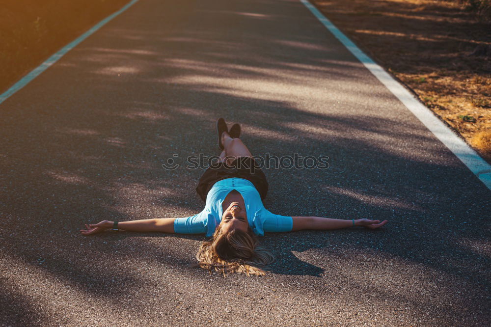 Young woman workout in a Urban Scenery.