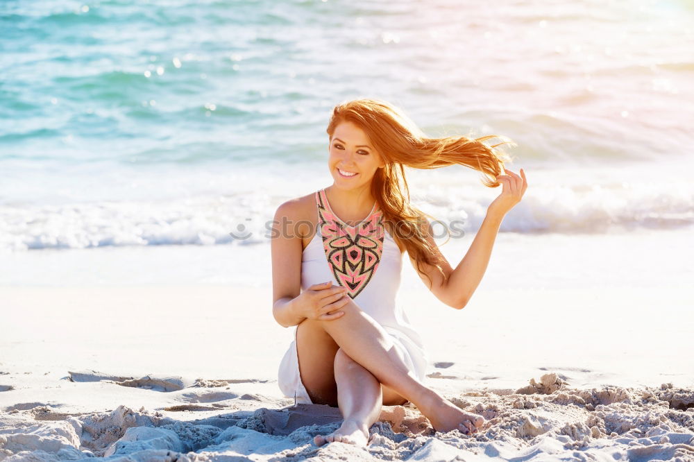 Similar – Süßes fröhliches kleines Mädchen, das im Badeanzug am Strand mit Sand spielt, ein Herz zeichnet und schreibt. Wunderschöner Sommersonnenuntergang, Meer, Kokospalmen, malerische exotische Landschaft. Phuket, Thailand