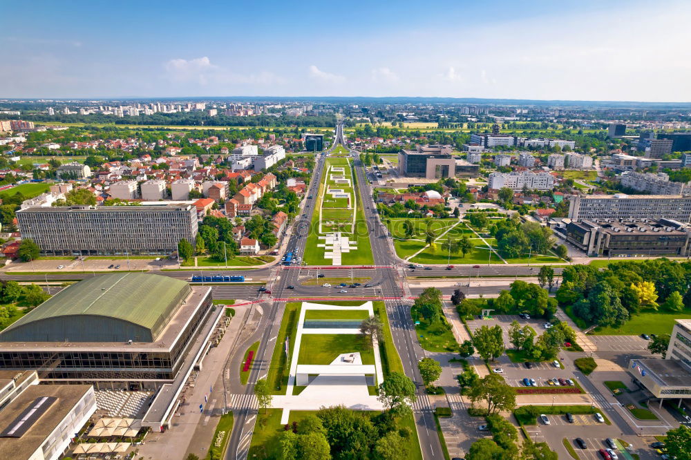 Similar – Ausblick auf Berlins Verkehrsstraße